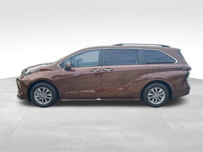 2024 Toyota Sienna XLE