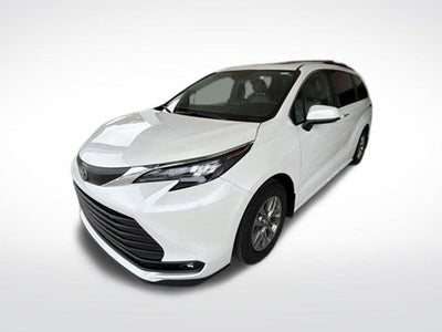 2026 Toyota Sienna XLE 7 Passenger