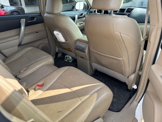 2013 Toyota Highlander SE