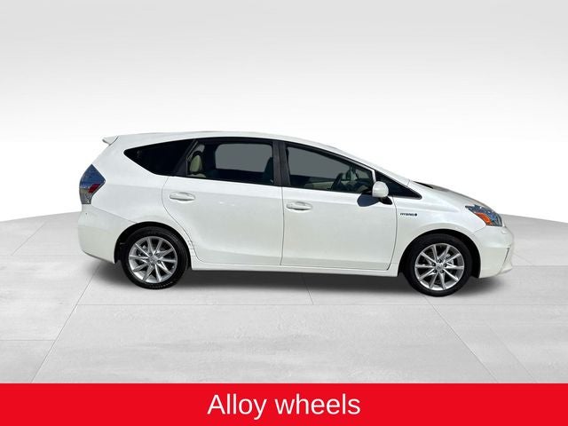 2014 Toyota Prius v Five