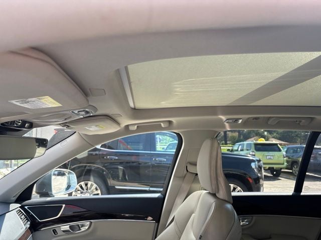 2019 Volvo XC90 T6 Momentum